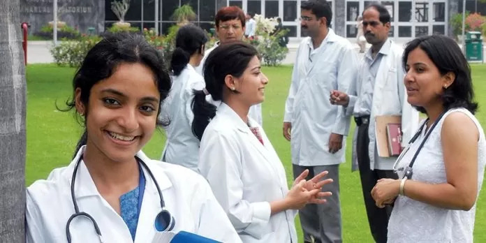 Medical Colleges Fees 696x348.jpg