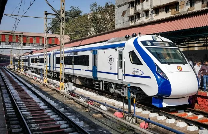 Vande Bharat Sleeper Train 696x449.jpg