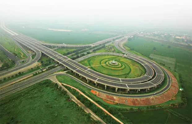 Yamuna Expressway.jpg