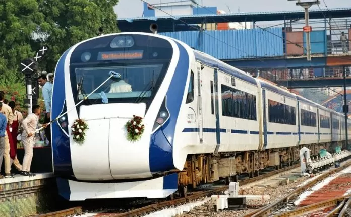 Vande Bharat Train 7 696x431.jpg