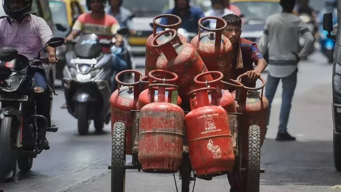 Free Lpg Cylinder 696x392.jpg