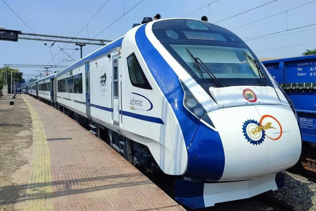 New Vande Bharat Train 1024x683.jpg