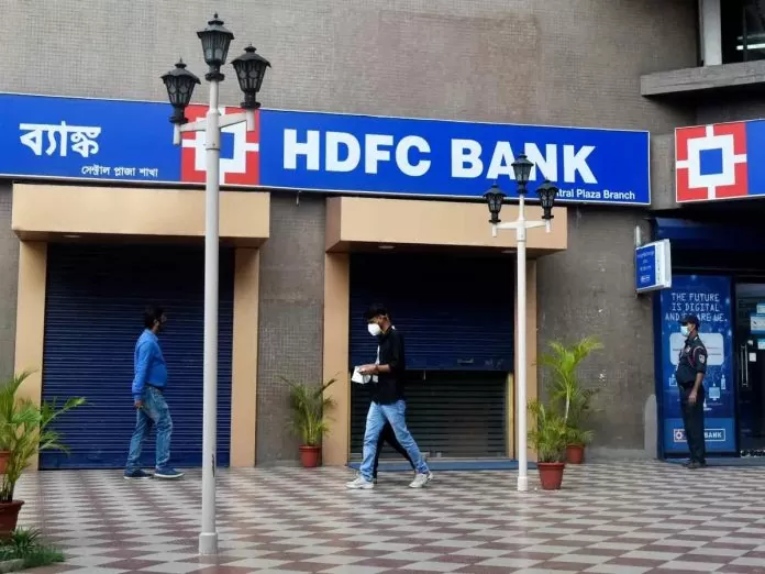 Hdfc Bank Extended 696x522.jpg