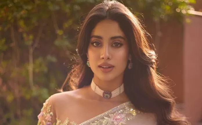 Janhvi Kapoor 3 696x430.jpg