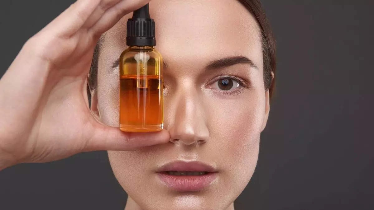 Avoid Mistakes While Applying Face Serum