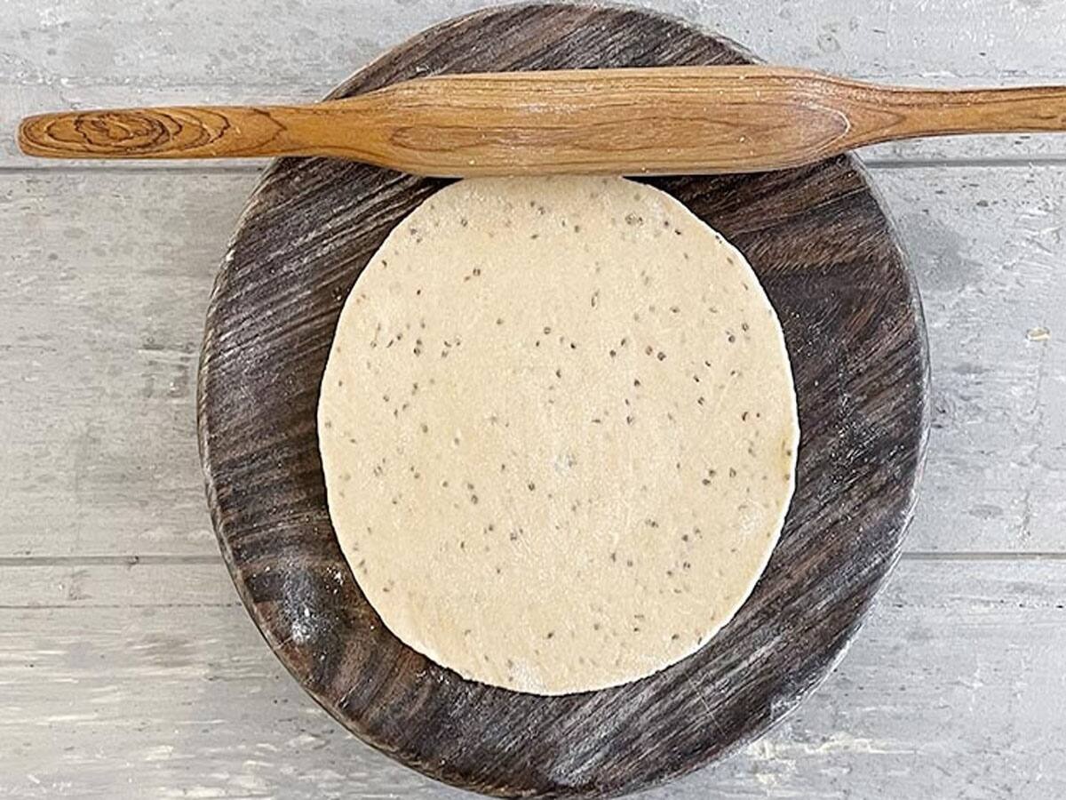 623090 Ajwain Roti