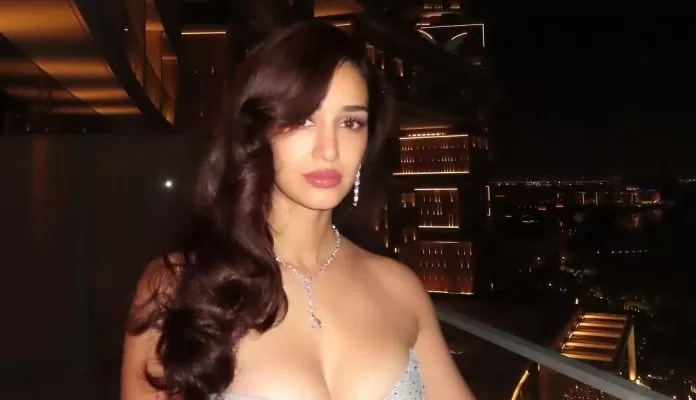 Disha Patani 696x400.jpg