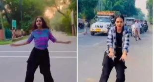 Bareilly Girl Dance In The Road