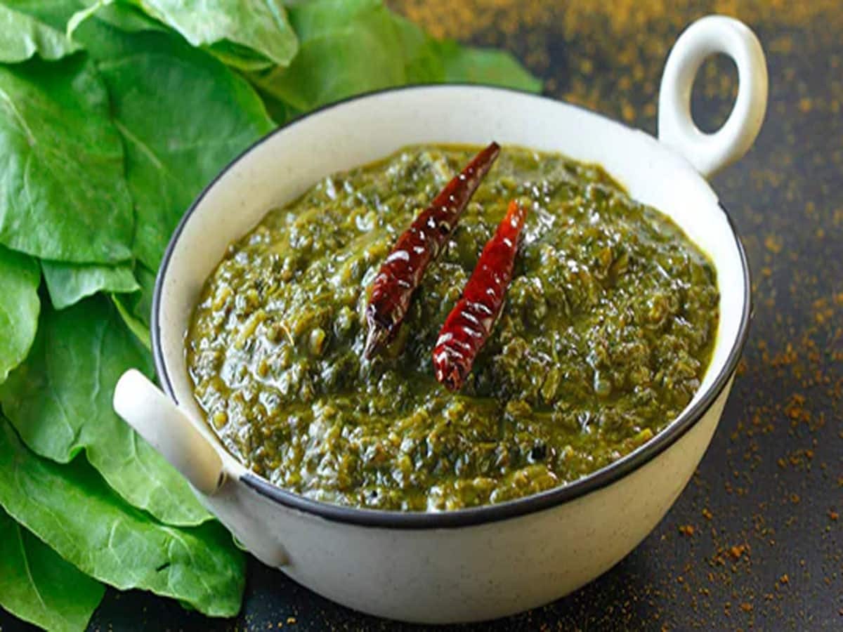 630780 Palak Pyaz Ki Sabji