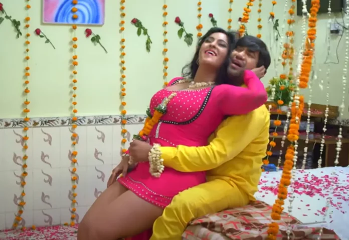 Bhojpuri Song Pala Mein Laga Ke Kadi Nirahua And Shubhi Sharmas Tremendous Night Chemistry In Pala Mein Laga Ke Kadi Is Spreading Like Wildfire On Social Media 696x479