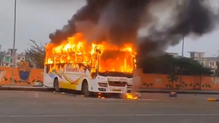 Mathura Bus