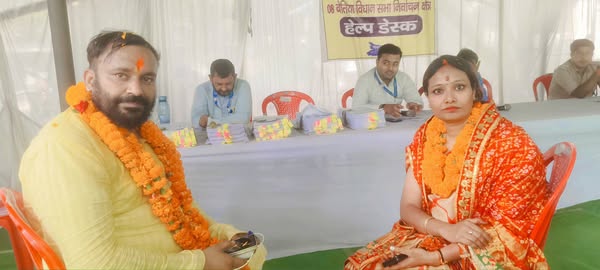 रोहित शिकारिया ने किया नामांकन बेतिया विधानसभा से, बोले महापौर पत्नी के साथ मिलकर बेतिया को बनाएंगे मॉडल सिटी