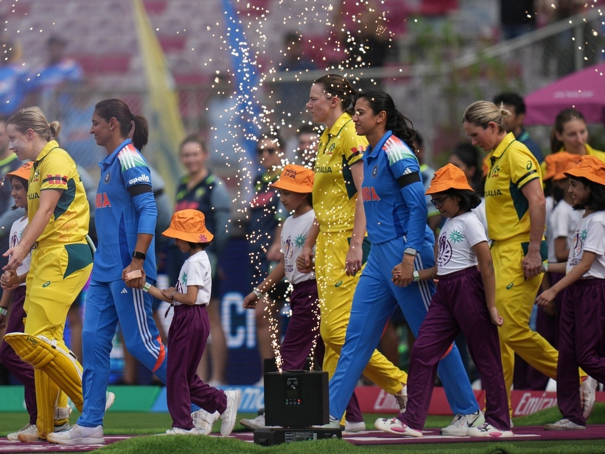 वर्ल्ड कप सेमीफाइनल में गम का साया, भारत-ऑस्ट्रेलिया के खिलाड़ी क्यों काली पट्टी बांधकर मैदान पर उतरे?