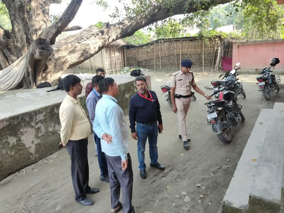 योगापट्टी प्रखंड के विभिन्न क्रिटिकल बूथों का किया निरीक्षण लौरिया विधानसभा क्षेत्र के सामान्य प्रेक्षक