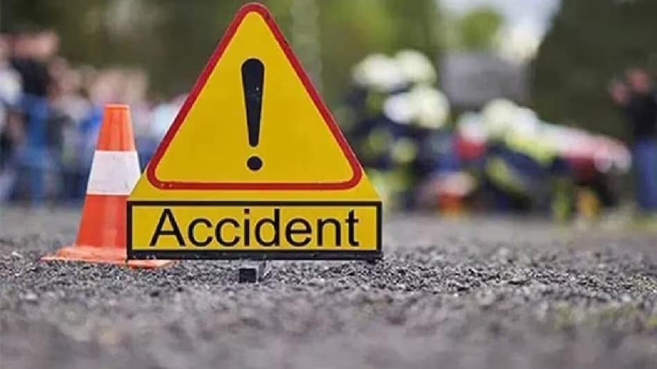 Andhra Pradesh Accident: कुरनूल में भीषण सड़क हादसा, तीर्थयात्रियों से भरी बोलेरो और ट्रक की सीधी भिड़ंत; 8 की मौत, कई घायल